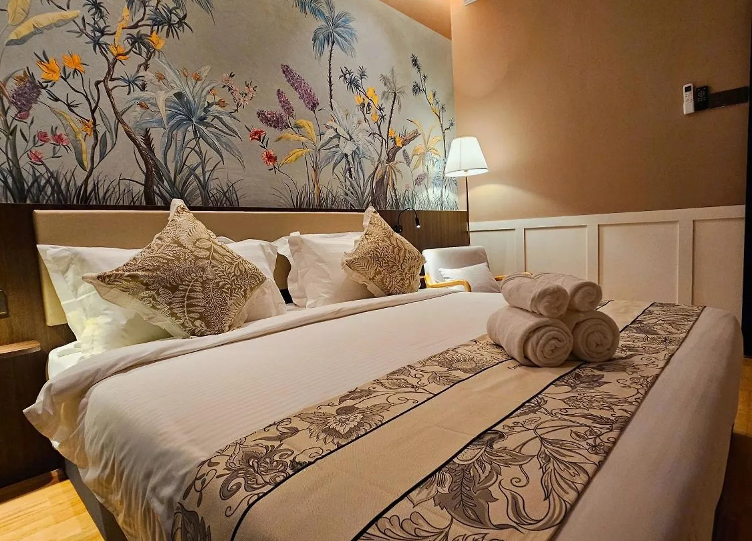 The Palm Suite At Lava Mansion George Town