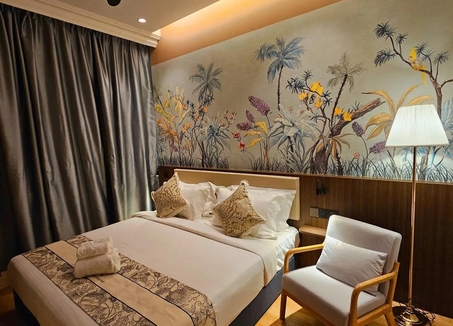 The Palm Suite At Lava Mansion George Town Hotel