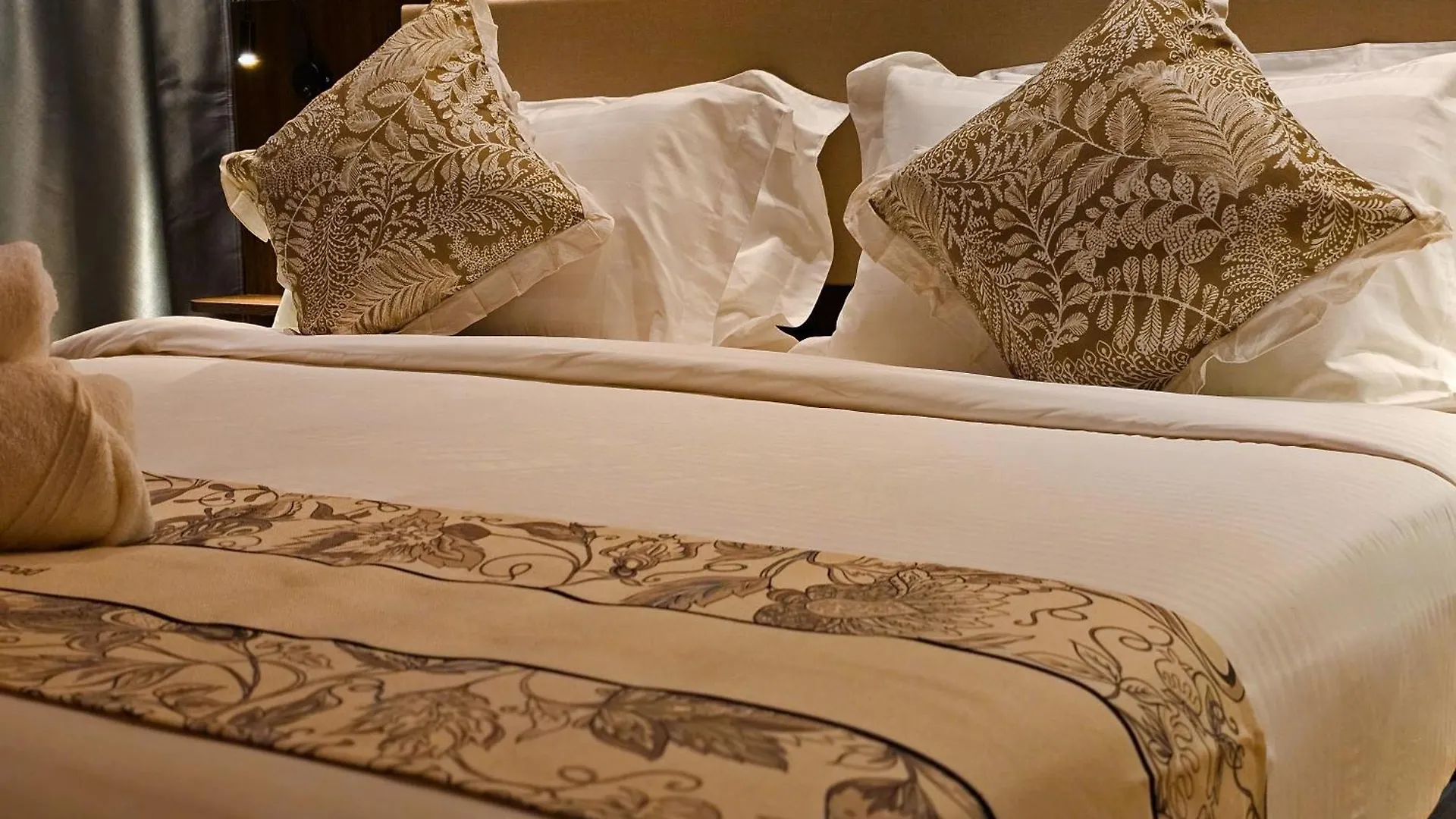 The Palm Suite At Lava Mansion George Town Hotel