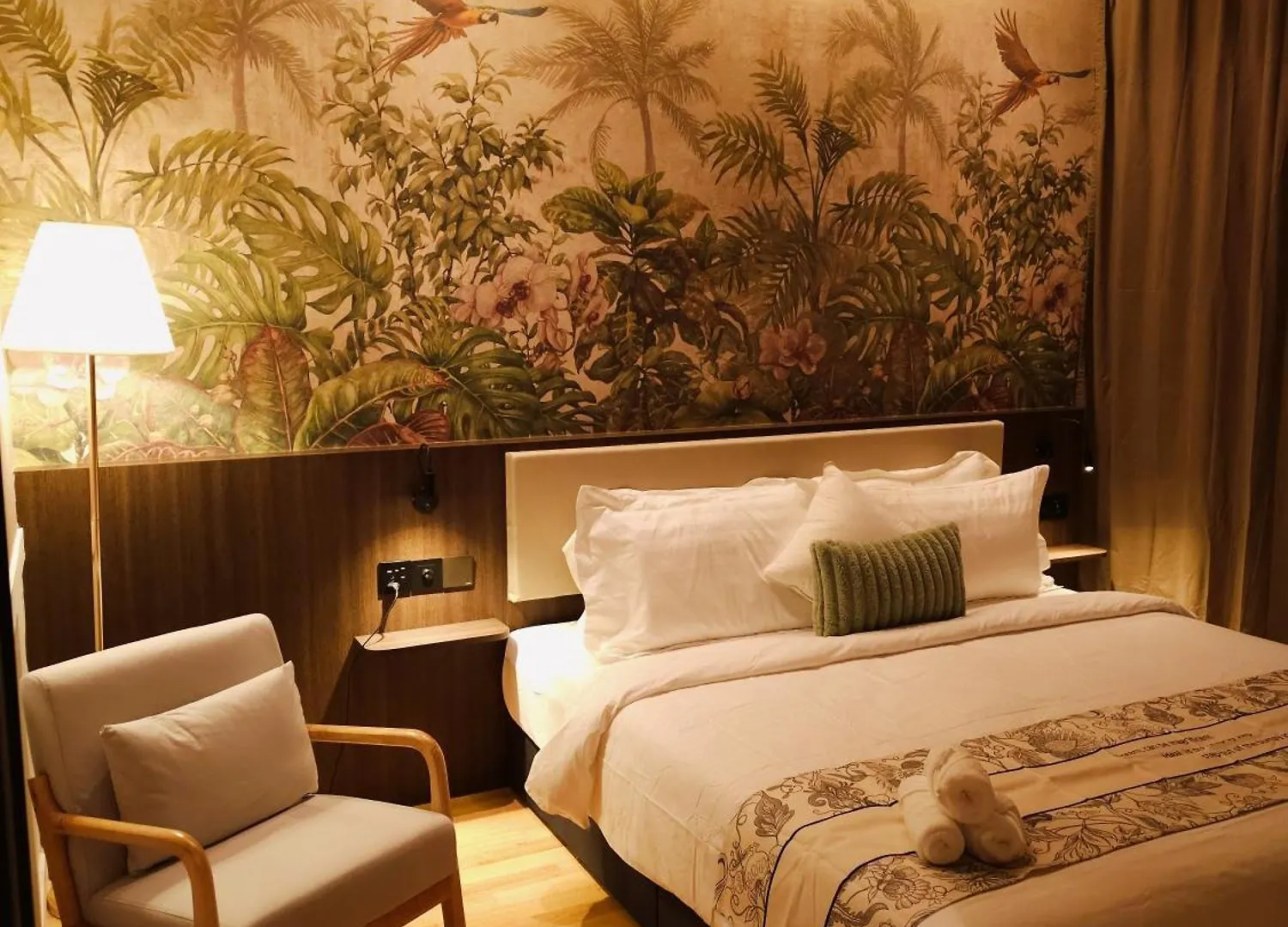 The Palm Suite At Lava Mansion George Town Hotel